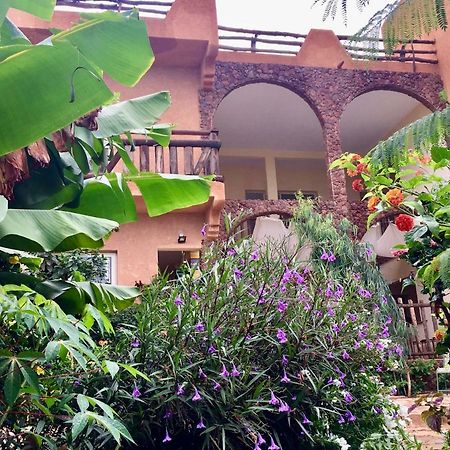 Bed and Breakfast Ker Lep Jamm - Chez Moussa et Cinzia Toubab Dialao Exterior foto