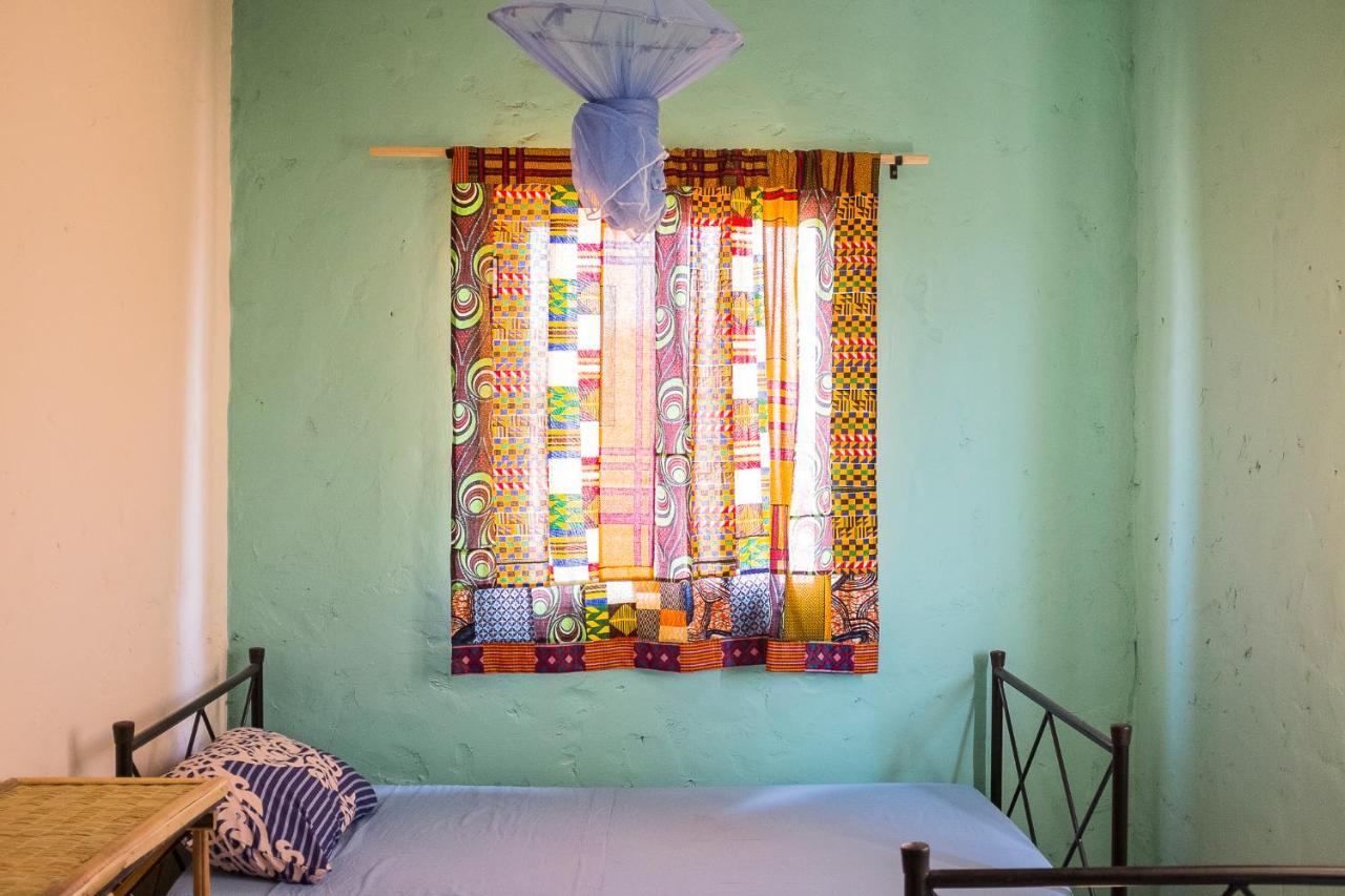 Bed and Breakfast Ker Lep Jamm - Chez Moussa et Cinzia Toubab Dialao Exterior foto