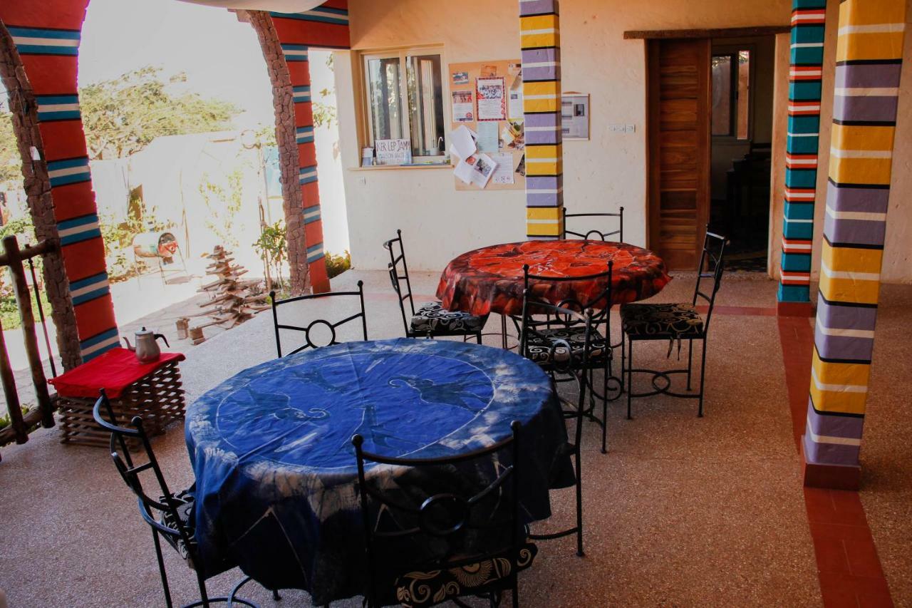 Bed and Breakfast Ker Lep Jamm - Chez Moussa et Cinzia Toubab Dialao Exterior foto
